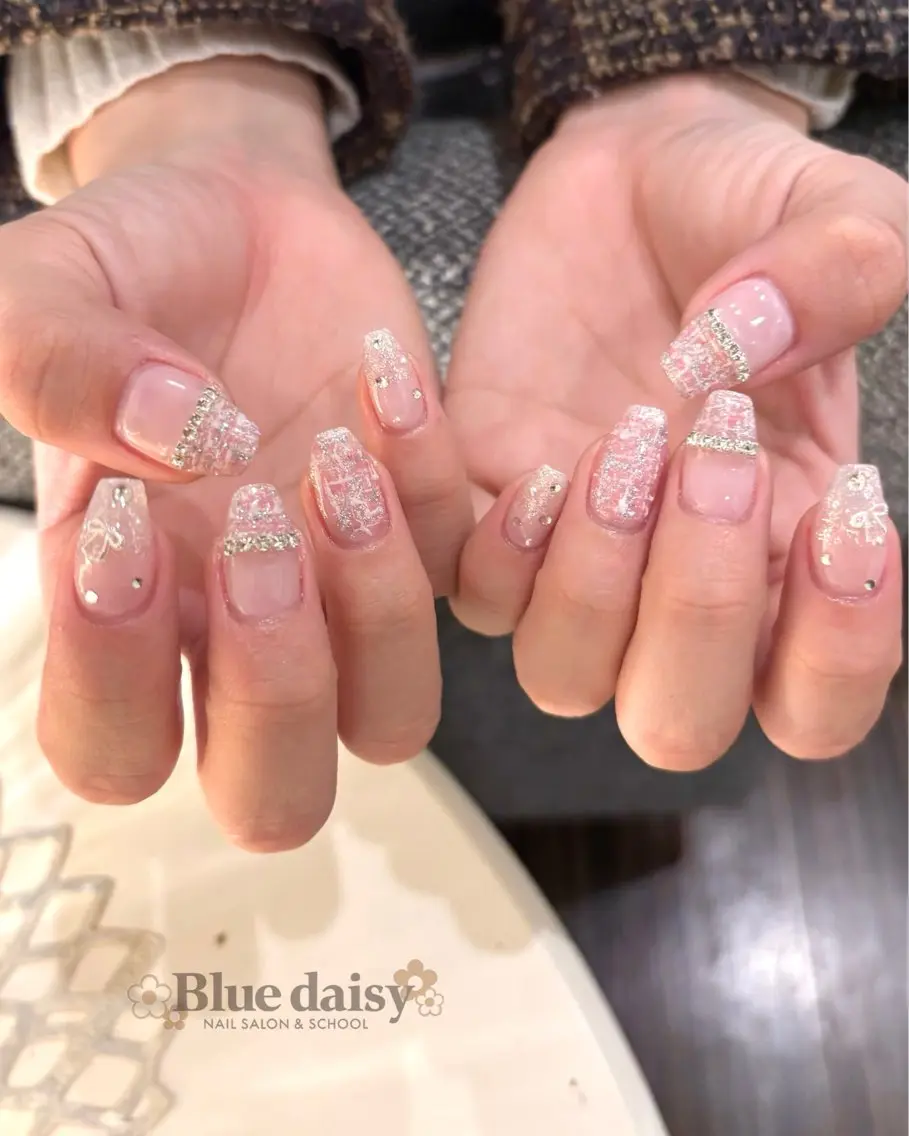 ネイル ジェルネイル ガーリー マグネットネイル 持ち込み パラジェル ハンドネイル Blue daisy 栄本店のネイルデザイン