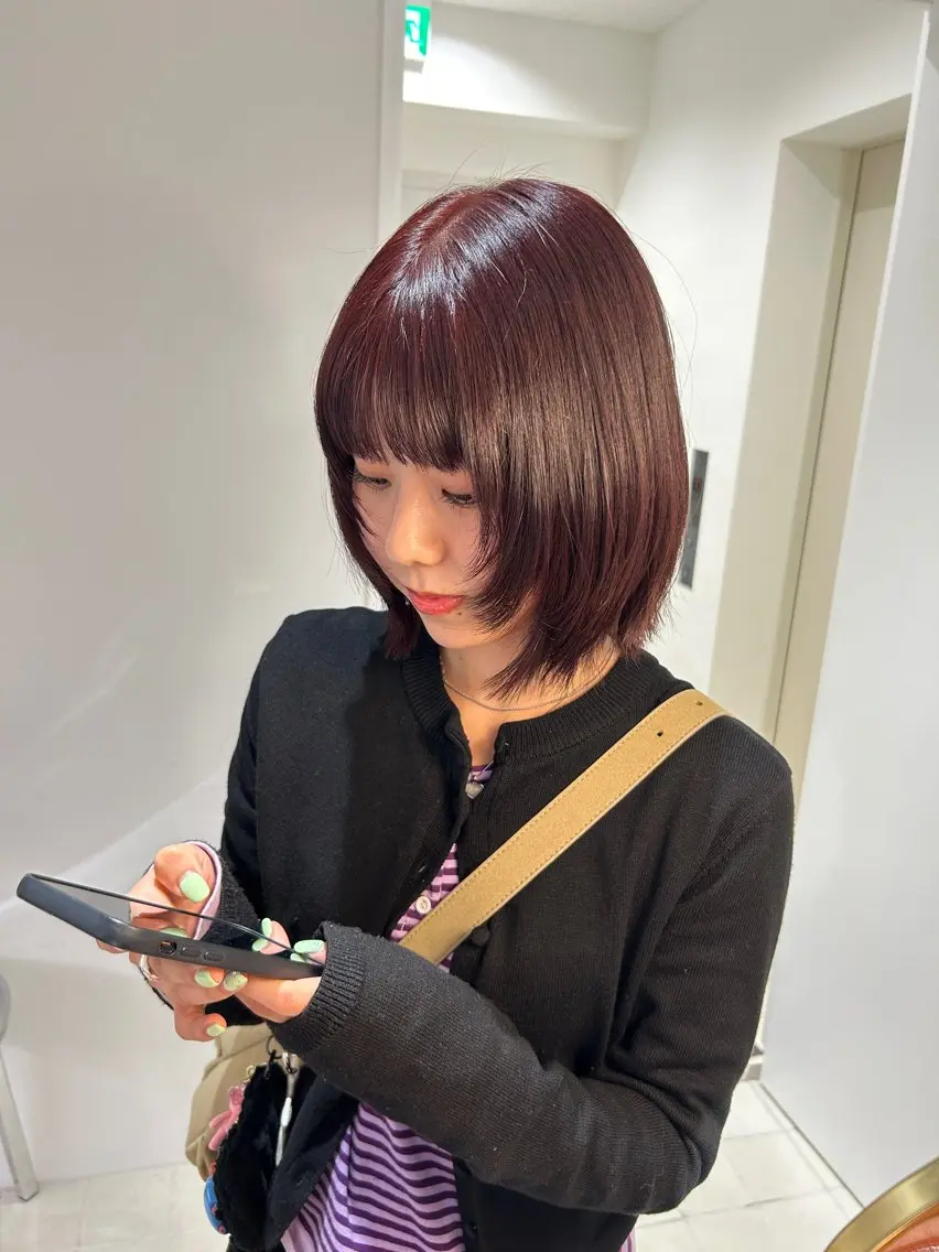 ミディアム ボブ 顔まわりレイヤー 顔周りカット レイヤーカット 小顔カット れんか/ボブ/パーマ /カット/艶髪のヘアスタイル