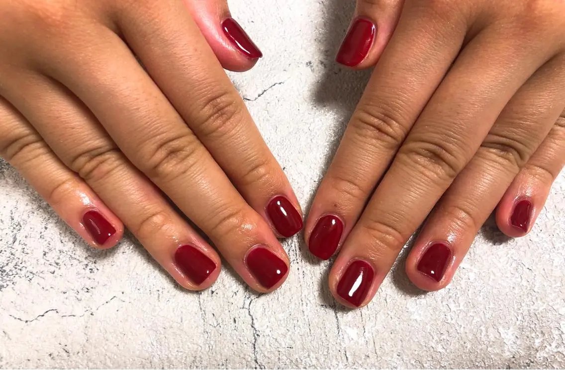 ネイル 赤色 ハンドネイル mogunail &blowのネイルデザイン