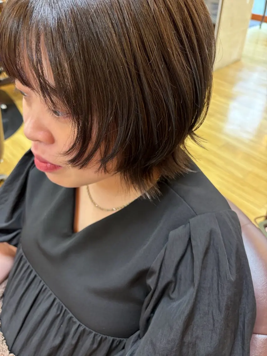 ミディアム レイヤーカット カット ヘアカラー 透明感カラー🩵 mioのヘアスタイル