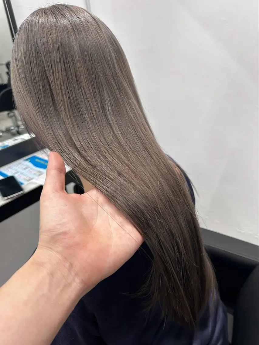 ミディアム カラー 岩佐 柚太のヘアスタイル