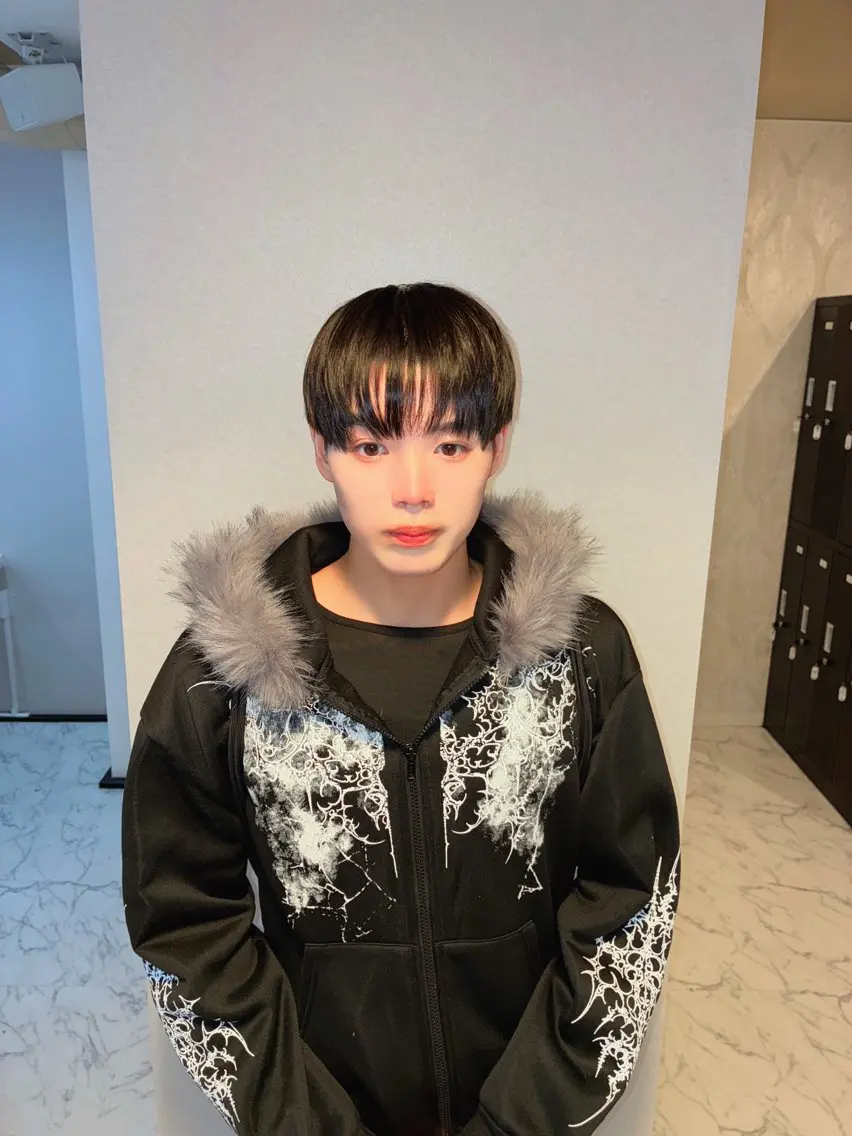 メンズ センターパート ハナダ メイのヘアスタイル