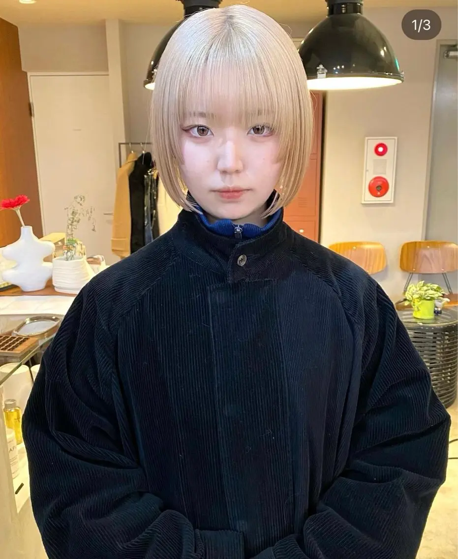 ミディアム カット ヘアカラー ミルクティーベージュ outaのヘアスタイル