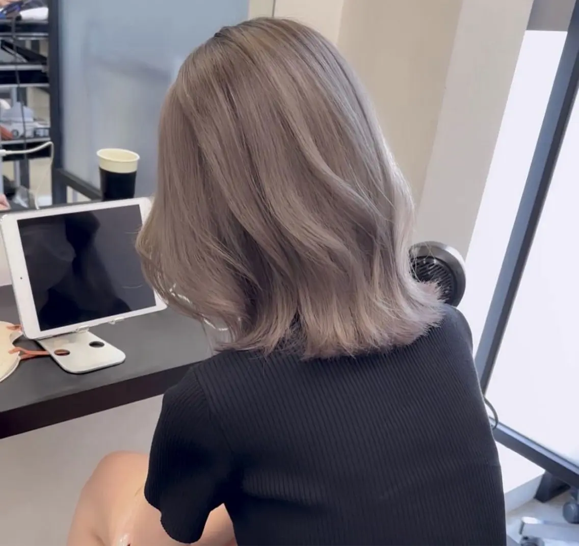 ロング カラー ベージュカラー ミルクティーベージュ ヘアカラー 【🥀履歴修正🥀】 ハイトーン職人/拓真のヘアスタイル