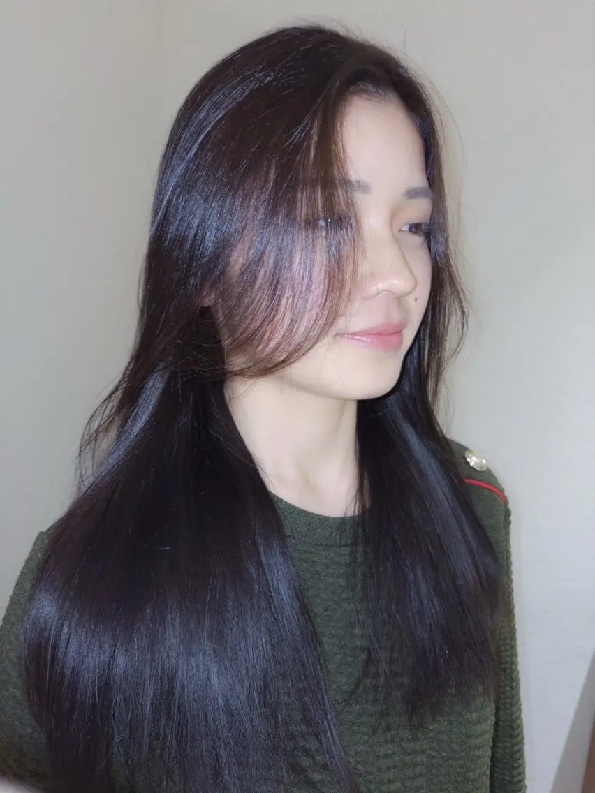 セミロング カラー yiye shioriのヘアスタイル
