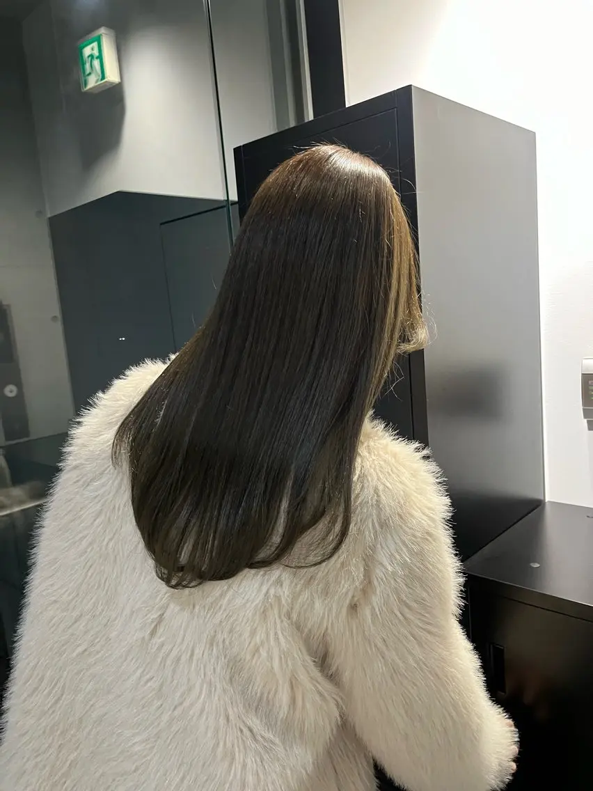 セミロング aren ／透明感colorのヘアスタイル