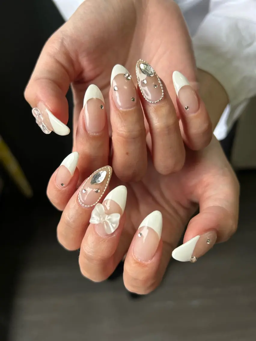 ネイル ハンドネイル フットネイル ✴︎ Delightのネイルデザイン