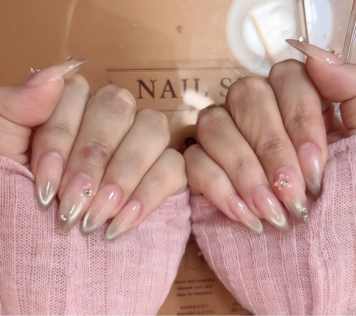 ネイル アートネイル オーロラネイル チークネイル 長さ出し フレンチネイル ハンドネイル Yumi Nail Seiのネイルデザイン