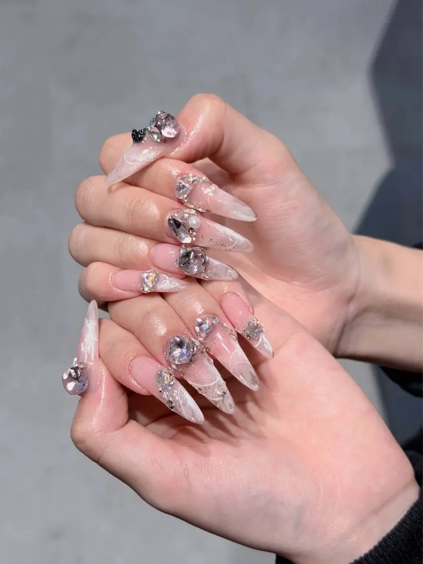 ネイル チークネイル ドット フレンチネイル グラデーション ハート ハンドネイル ハンドケア Eli Muse 新宿ネイルのネイルデザイン