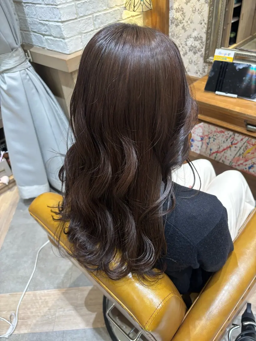 セミロング カラー ブリーチ ブラウンカラー ブリーチなしカラー 嶌﨑 葵衣のヘアスタイル
