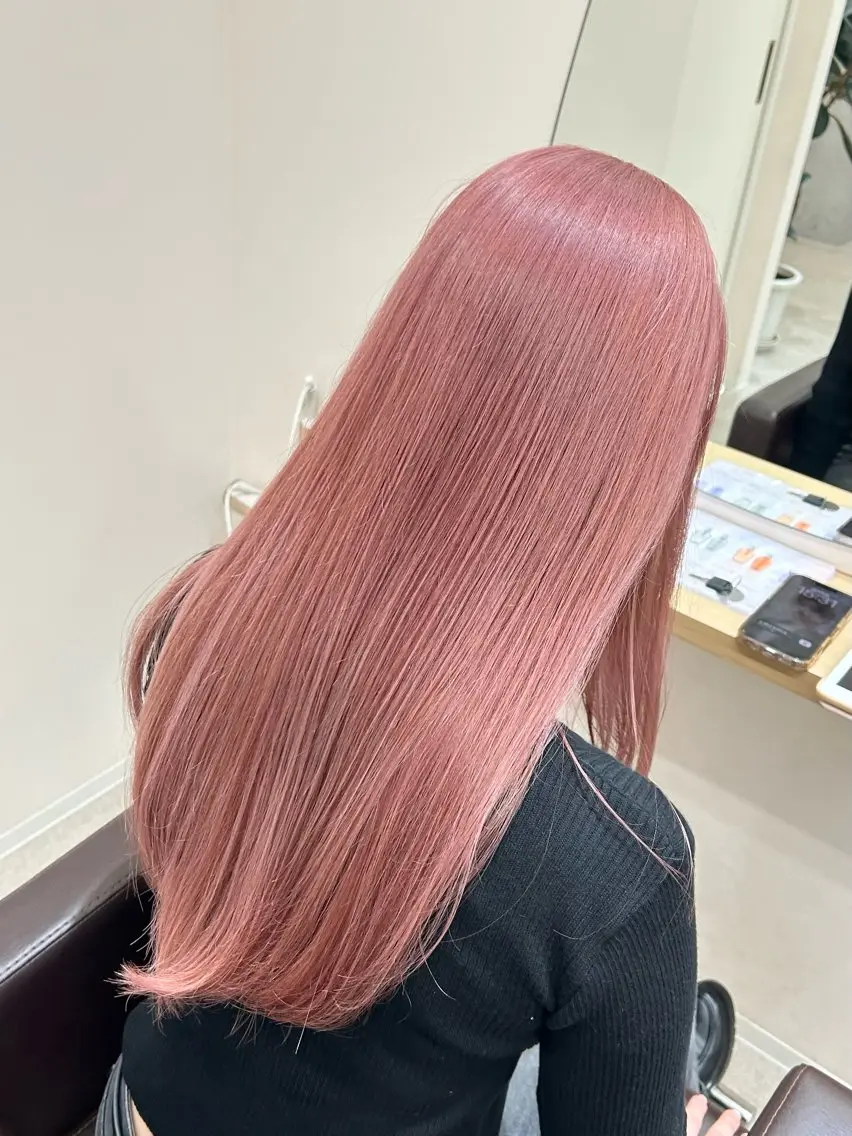 ロング カラー ピンクカラー ヘアカラー トリートメント ブリーチ/レイヤー カット/ERI🐰のヘアスタイル