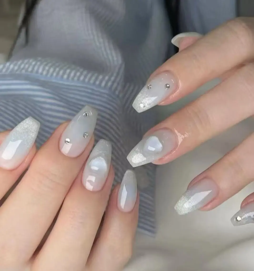 ネイル フラワーネイル フレンチネイル ジェルネイル ガラスフレンチ ハート ハンドネイル BabyYouMi nailのネイルデザイン