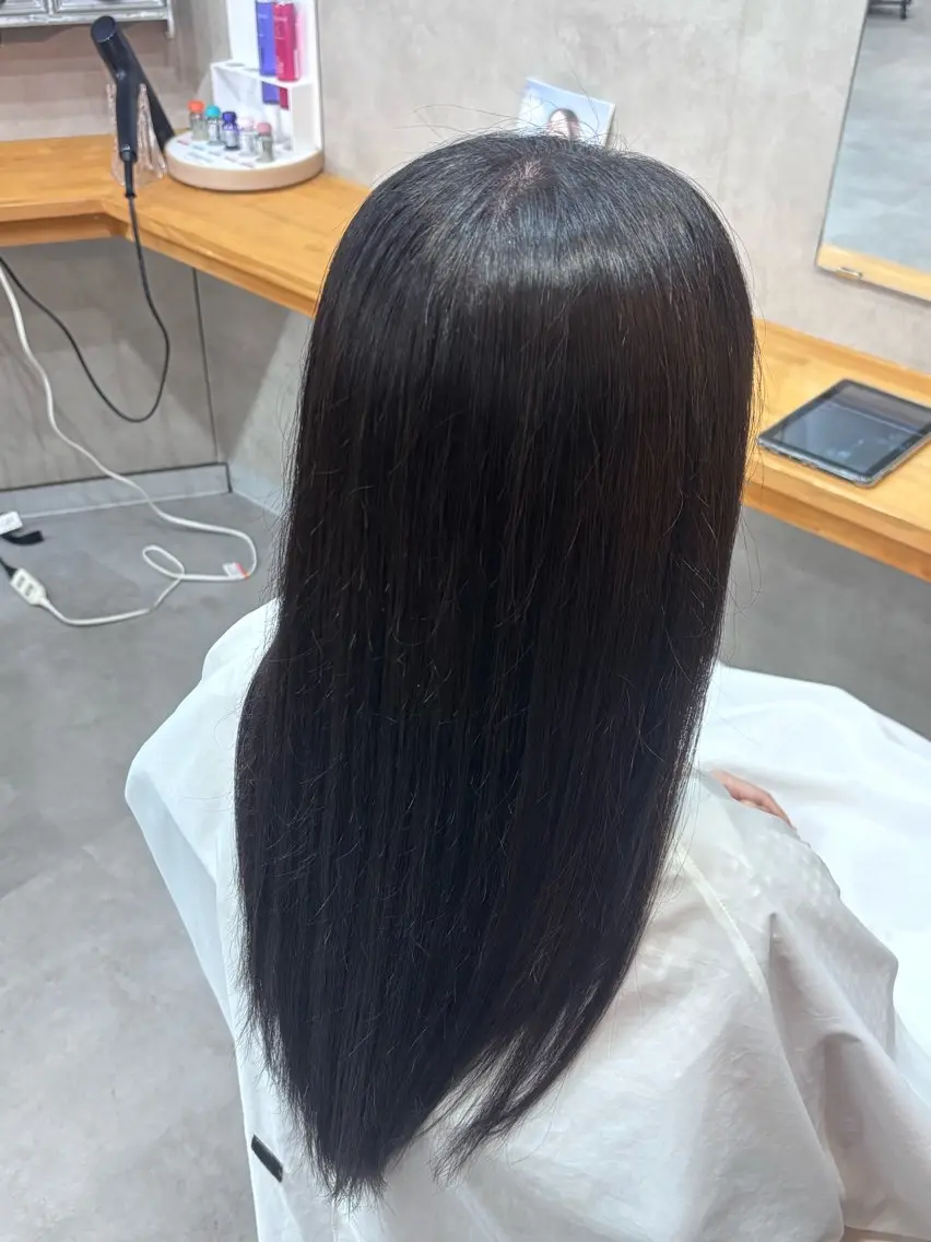 ロング ヘアカラー 西村 りみのヘアスタイル