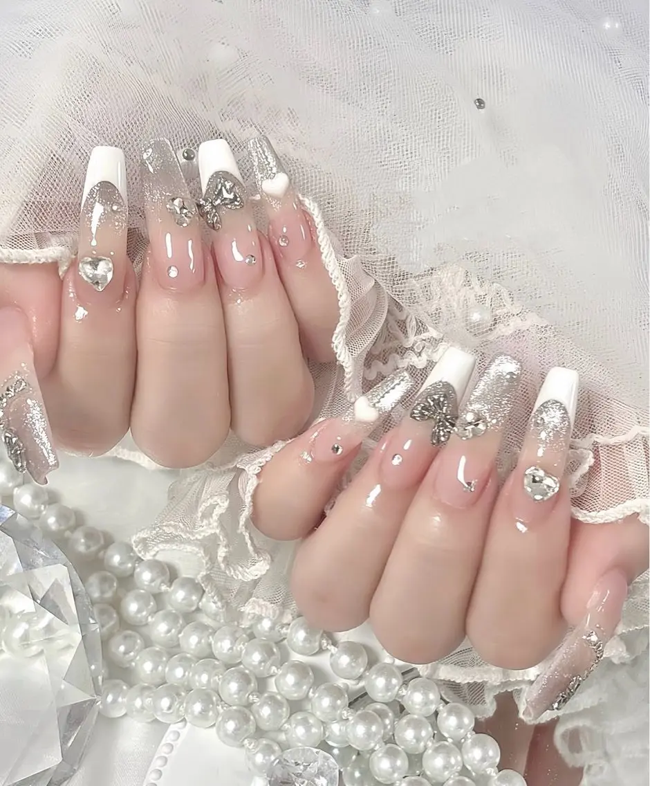 ロング 外国人風カラー 韓国風ヘア ハンドネイル E🌷nail 長さだし専門店のネイルデザイン