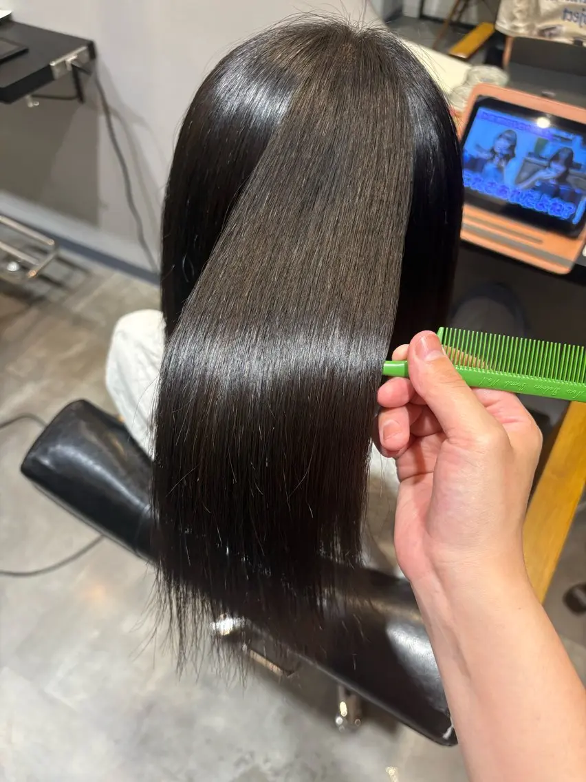 ミディアム カット 縮毛矯正 小堀 いぶきのヘアスタイル
