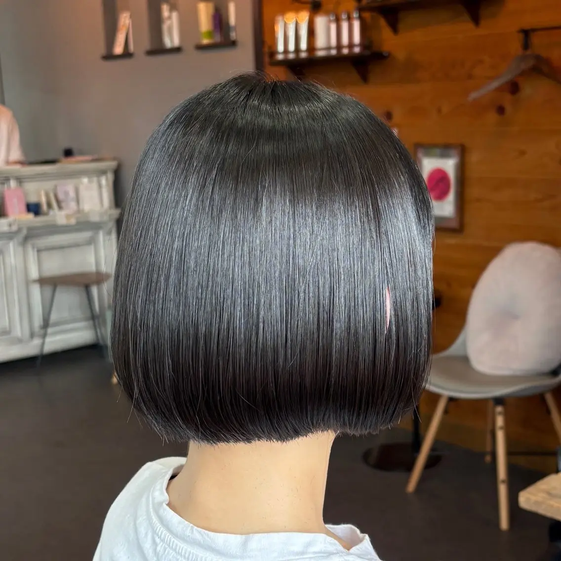 ショート カラー アッシュ 透明感カラー ヘアカラー トリートメント 小清水 美咲のヘアスタイル
