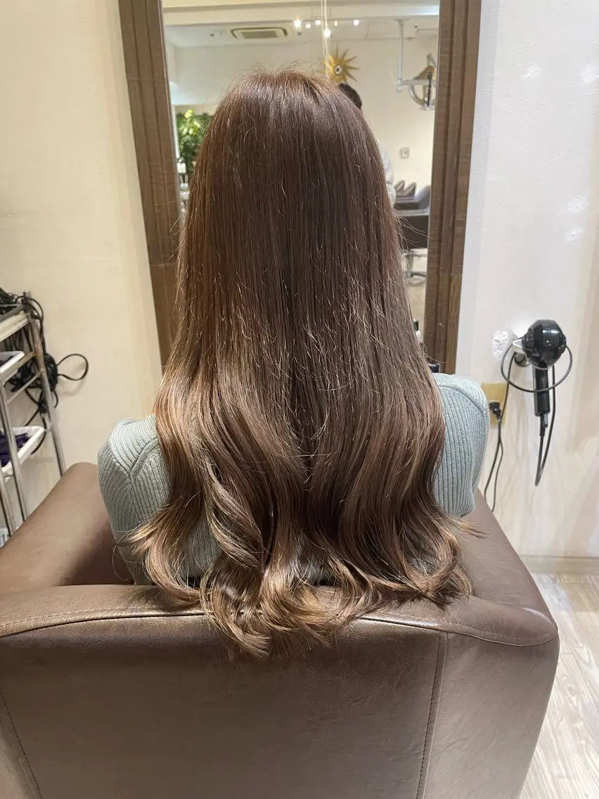 ロング カラー ベージュカラー ブリーチ ブリーチなしカラー 千野 優由のヘアスタイル