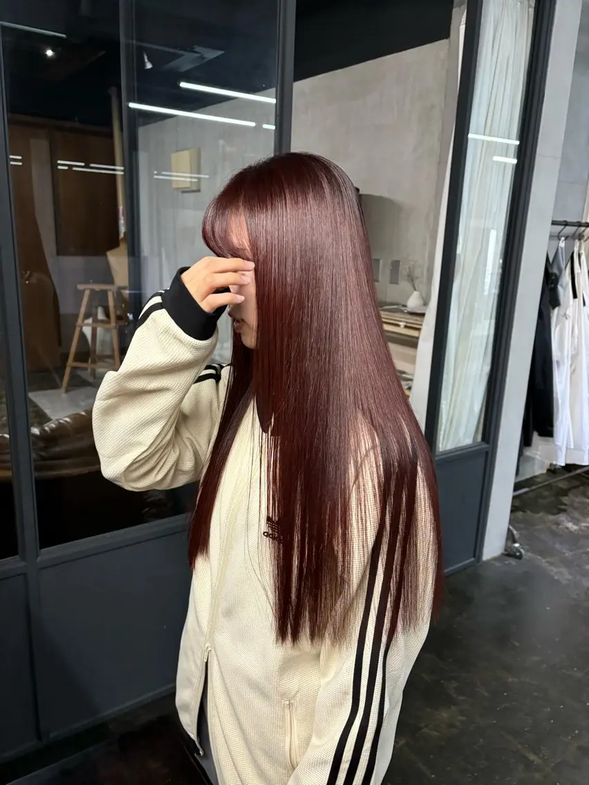 ロング カラー 透明感カラー 井上 愛梨のヘアスタイル