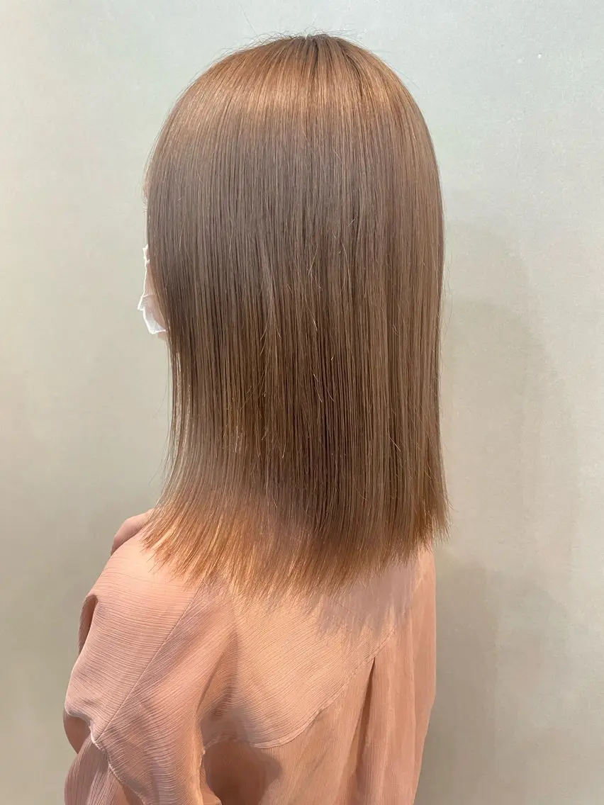 カラー ダブルカラー グレージュ ミルクティーグレージュ カット ヘアカラー ブリーチカラー/ ベージュ/SARAのヘアスタイル