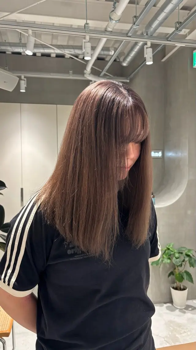 カラー 塔尾 真那のヘアスタイル