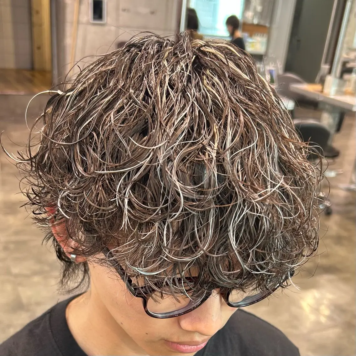 メンズ メンズメッシュ メンズパーマ 波巻きパーマ カット ヘアカラー パーマ ヘッドスパ ヘアセット メンズ特化美容師 💠チナツのヘアスタイル