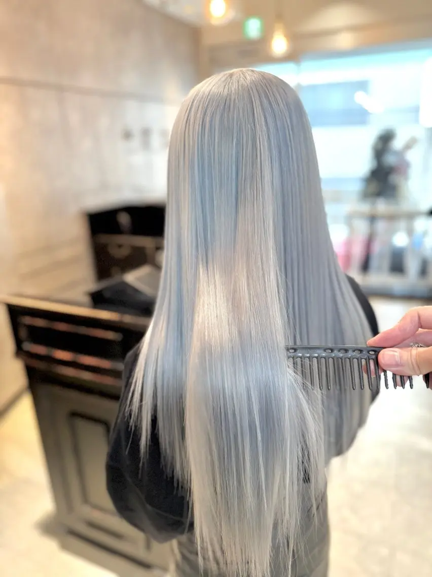 ロング カラー 🎀ハイトーン・艶 カラー HANA🎀のヘアスタイル