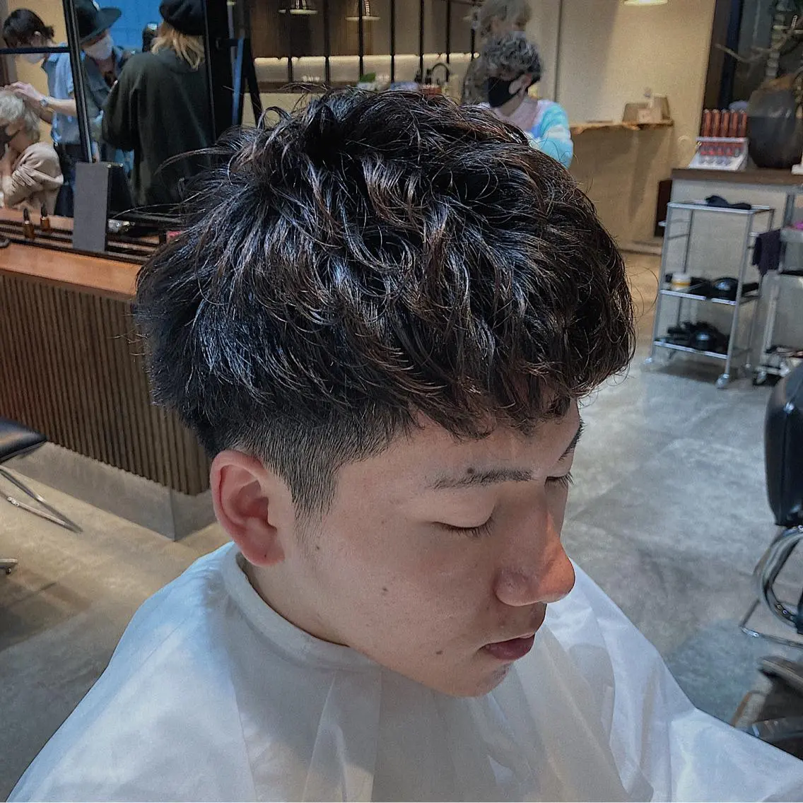 ショート パーマ メンズ メンズパーマ メンズベリーショート ベリーショート 外国人風カラー ショートヘア カット パーマ トリートメント 波巻きスパイラルパー マ/シャドウパーマ駿のヘアスタイル