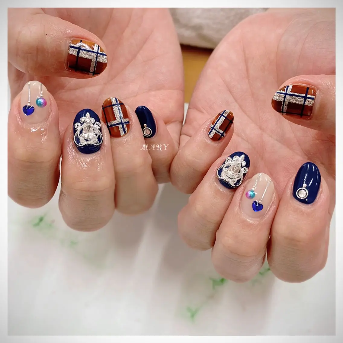 ネイル ブルー ニュアンスネイル ワンカラーネイル 冬ネイル クリスマス ハンドネイル Mary nail .narumiのネイルデザイン