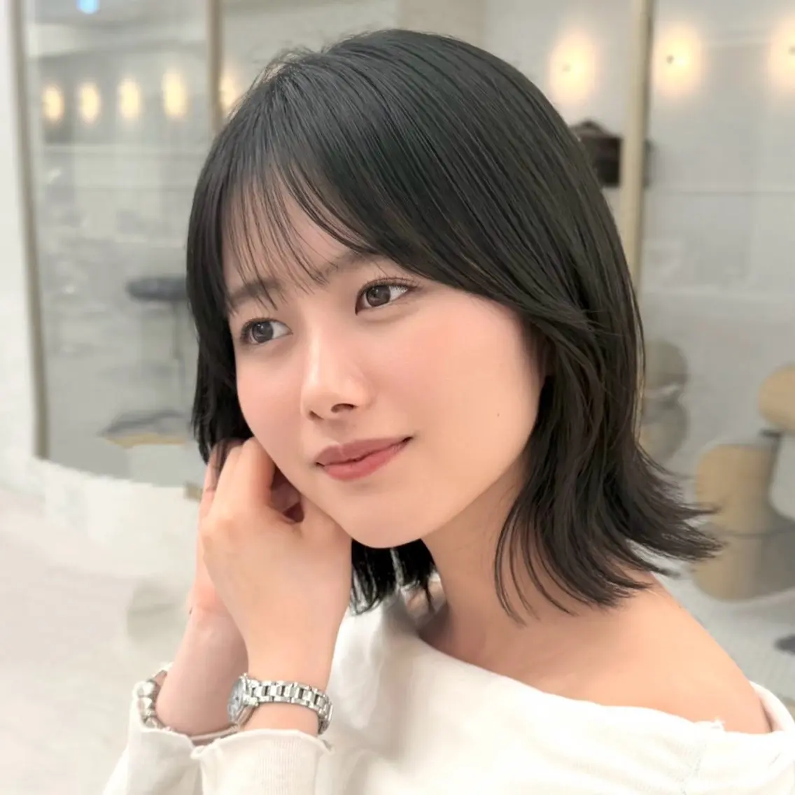 ミディアム カラー 透明感カラー レイヤーカット カット ヘアカラー トリートメント mei / レイヤー 顔まわり 🤍のヘアスタイル
