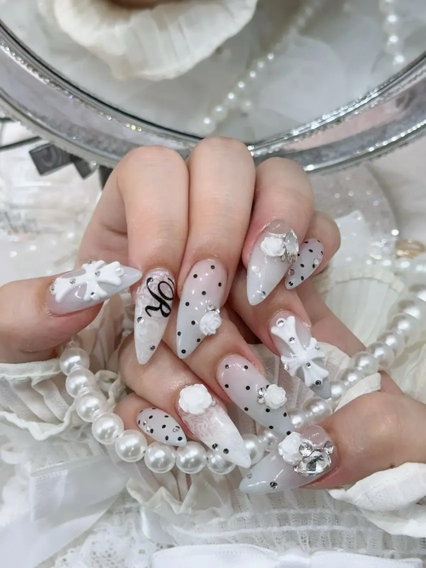 ネイル ハンドネイル HAPPI NAIL CALINのネイルデザイン