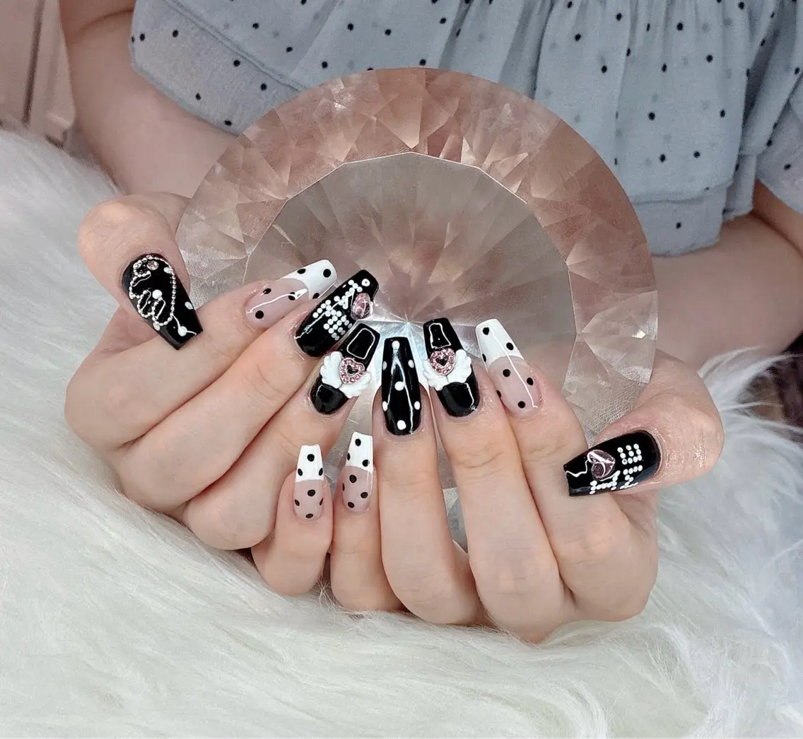ネイル LoaChaton kaeのネイルデザイン