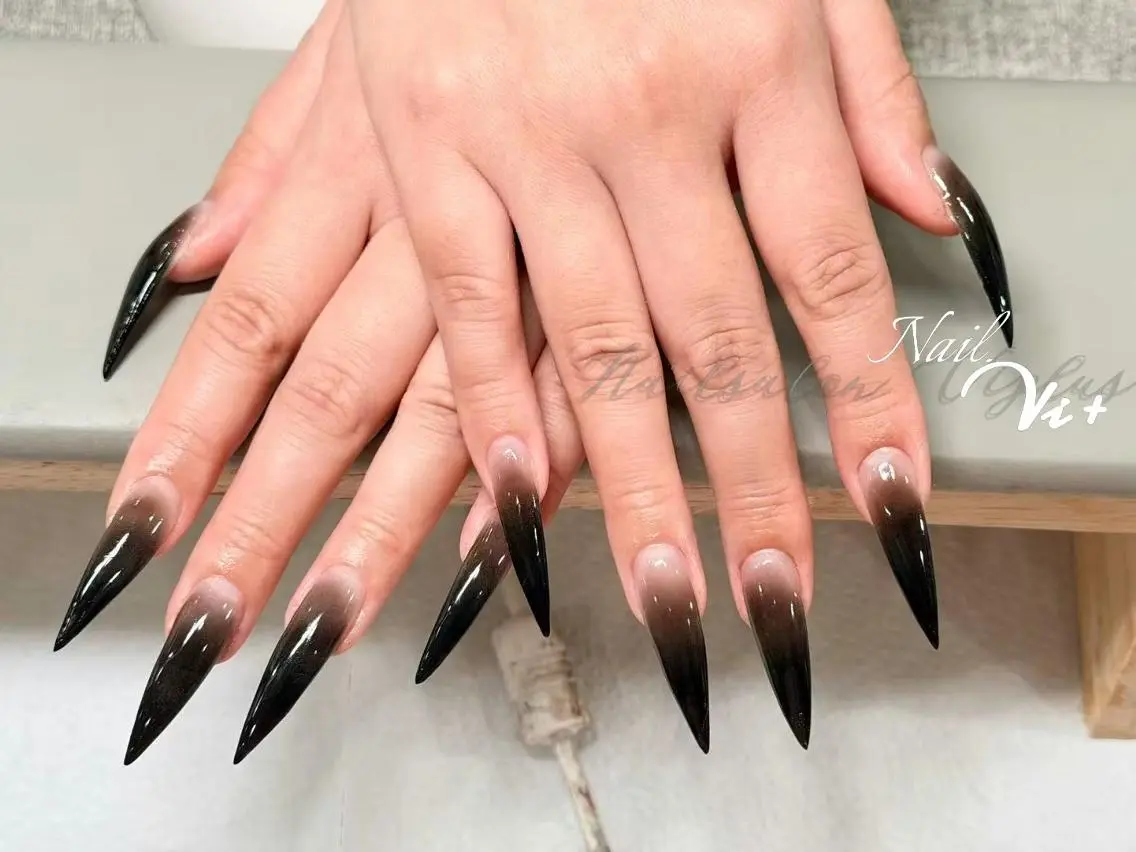 ネイル ハンドネイル ✨Nailsalon Vi+ビィプラスのネイルデザイン