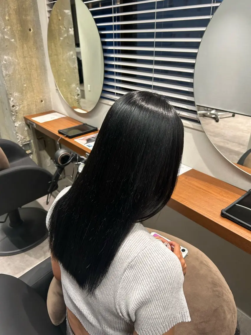 セミロング カラー 艶感カラー🪞✨️ 相良若奈のヘアスタイル
