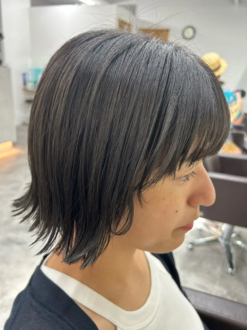 ショート カラー 切りっぱなしボブ ボブ 顔周りカット レイヤーカット 外ハネヘア カット ヘアカラー トリートメント 西田 佳世のヘアスタイル