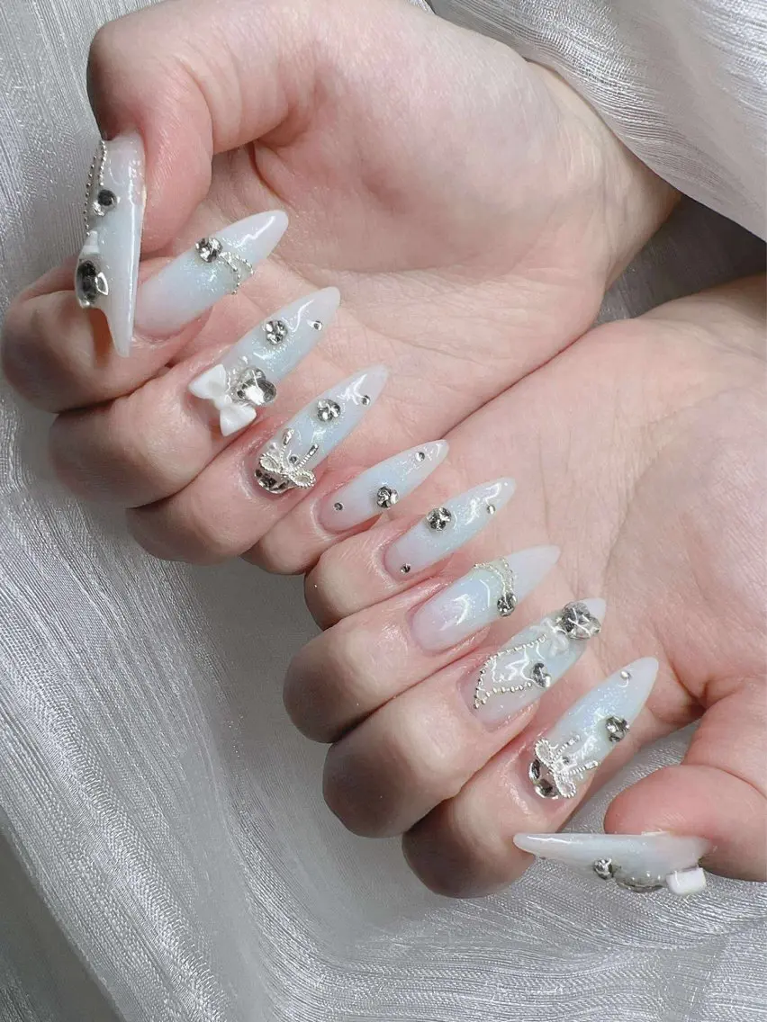 ネイル 長さ出し グラデーション 卒業式 キラキラネイル マグネットネイル ハンドネイル Lee Nailsのネイルデザイン