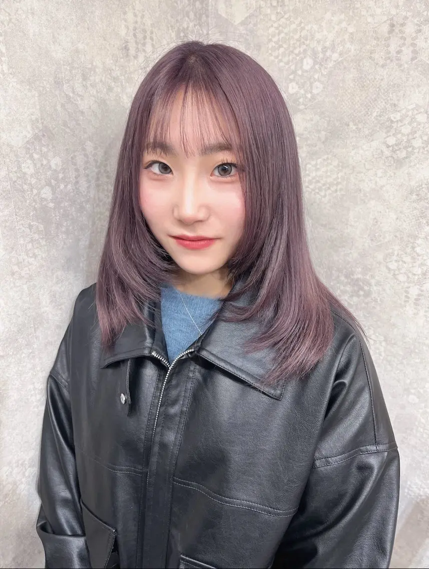ミディアム カラー ヘアアレンジ カット ヘアカラー トリートメント 韓国レイヤーカット/ 儚げカラーチナツのヘアスタイル