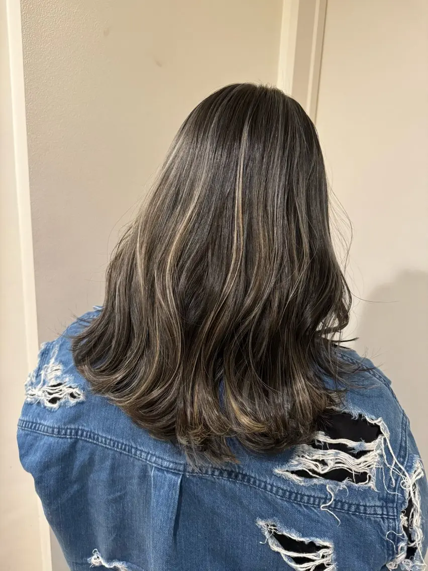 セミロング カラー ハイライトカラー ハイライト ヘアカラー トリートメント 🌈評価No.1🌈 艶髪カラー❌エクステのヘアスタイル