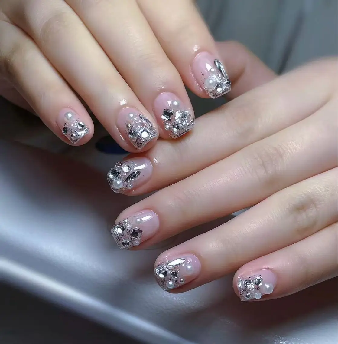 ネイル アートネイル オーロラネイル チークネイル 長さ出し フレンチネイル Yumi Nail Seiのネイルデザイン