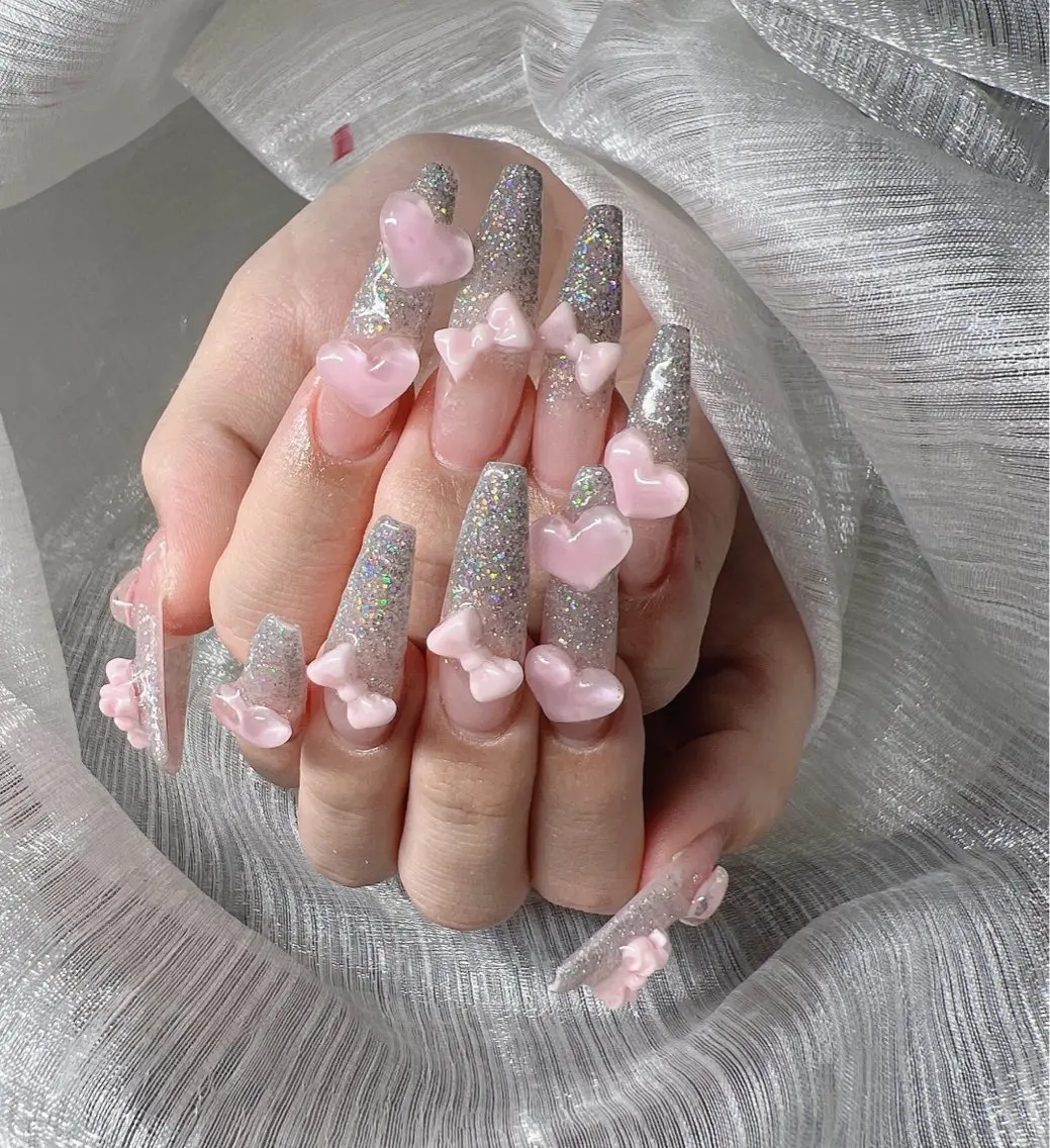 ネイル 長さ出し グラデーション キラキラネイル マグネットネイル ニュアンスネイル Lee Nailsのネイルデザイン