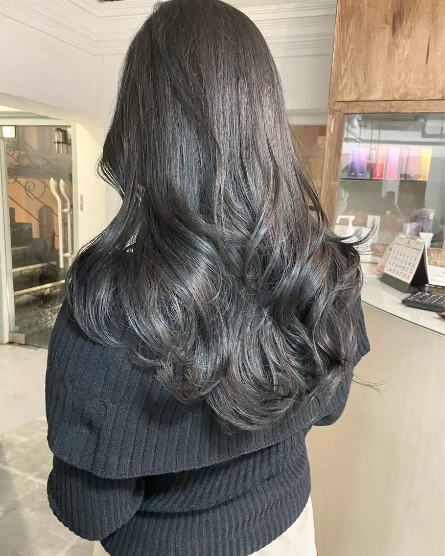 ロング カット ヘアカラー トリートメント 平 ちひろのヘアスタイル