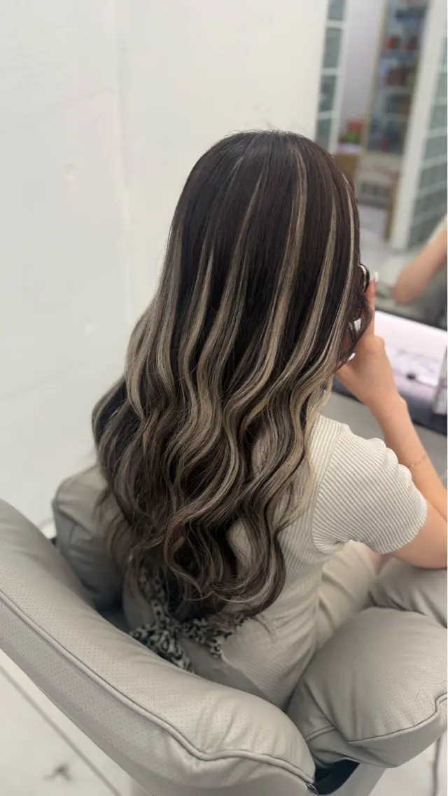 ロング ハイライト エクステ 大古 楓のヘアスタイル