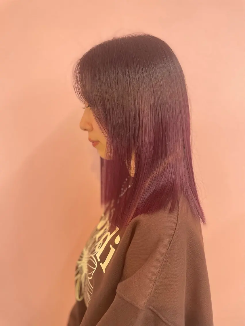 カラー HASHI AYAKAのヘアスタイル