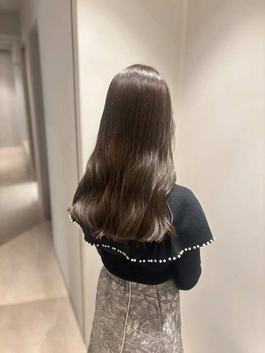 ロング カラー 髪質改善カラー ベージュ🤎YUMEのヘアスタイル