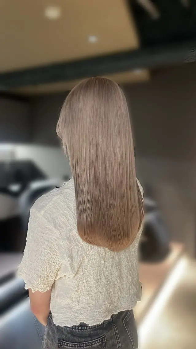 ロング カラー ベージュカラー ブリーチ ブラウンカラー ミルクティーベージュ 名古屋栄♡PELE/ ブリーチ/ハイトーンのヘアスタイル