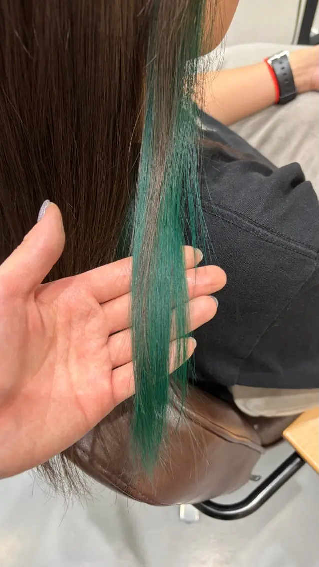ロング 米澤 奈央のヘアスタイル