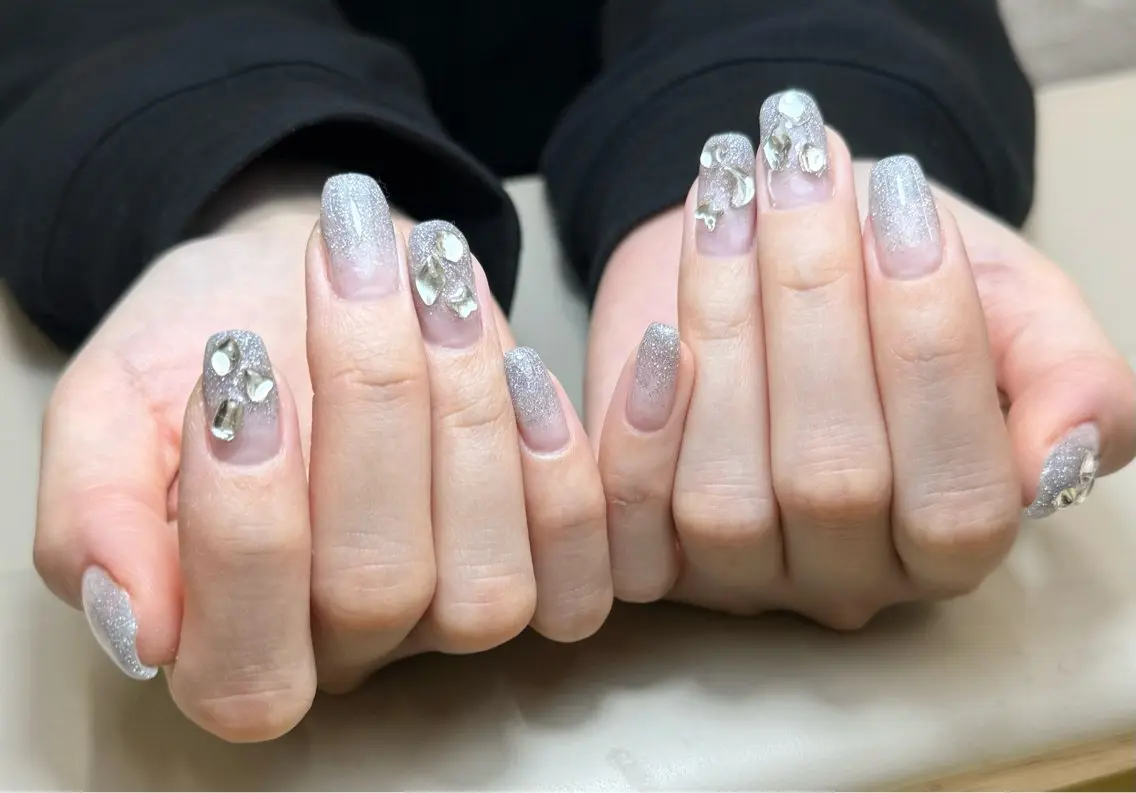 ネイル ハンドネイル フットネイル ハンドケア AngelChris ビューティーサロンのネイルデザイン