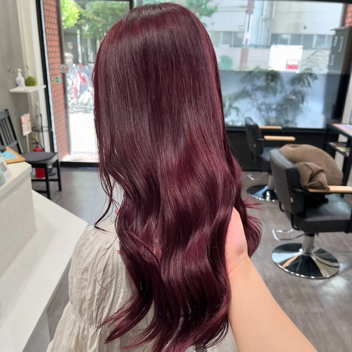 ロング カラー カシス ピンクカラー ヘアカラー cocotte🫧 kotomiのヘアスタイル