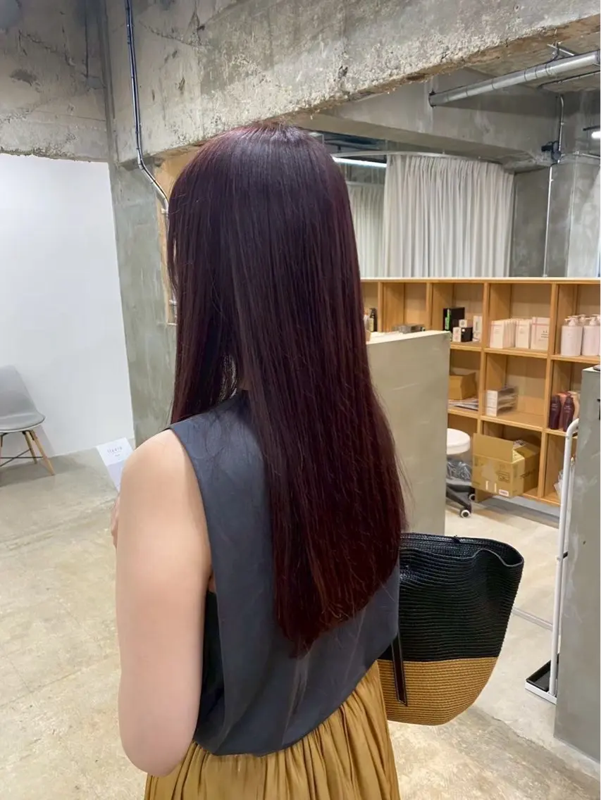 ロング カラー ヘアカラー 新屋 有希乃のヘアスタイル