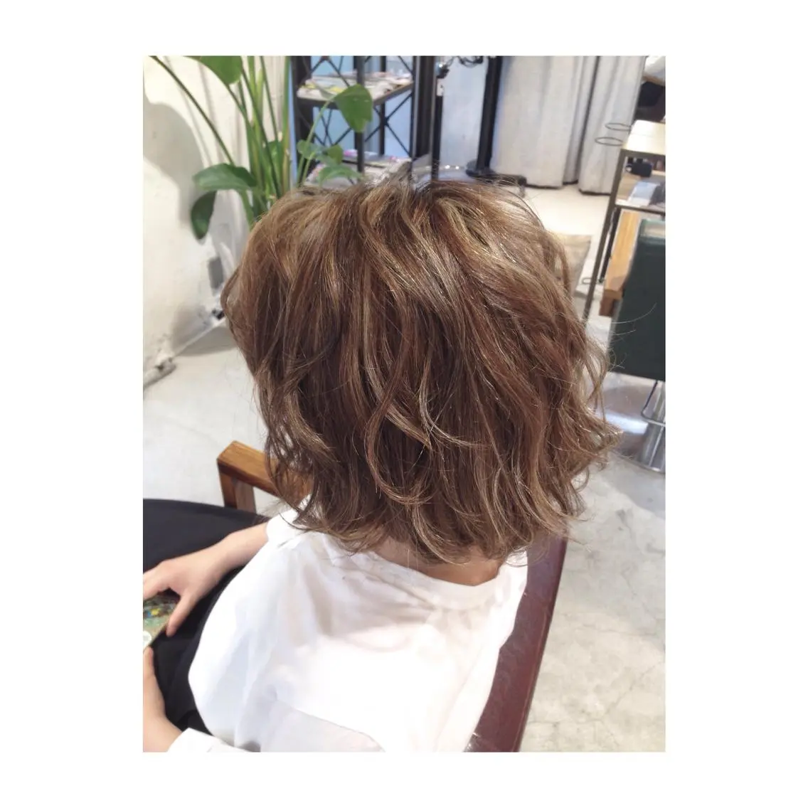 ショート ミディアム セミロング カラー パーマ アオガミ （前髪顔周りカット）のヘアスタイル