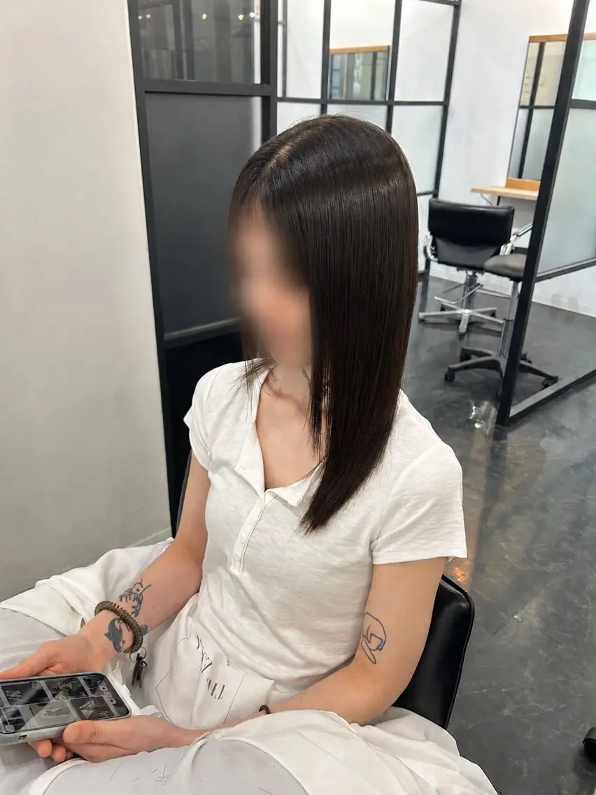 セミロング カット 縮毛矯正 野尻 拓海のヘアスタイル